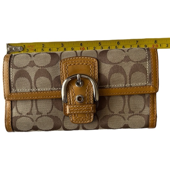 Coach Handbags - Authentic y2k Vintage Coach Monogram Logo Buckle Wallet Tan Beige Patent trim